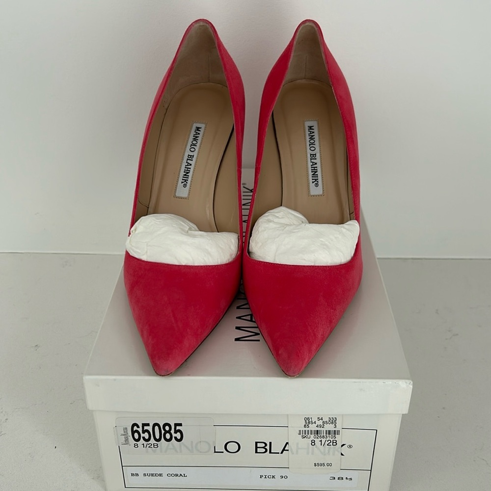 Manola Blahnik pumps